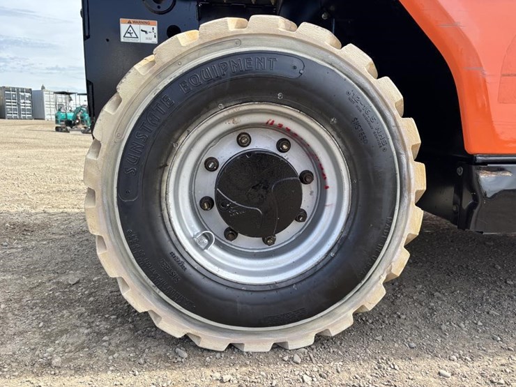 2017-jlg-g5-18a-image-19