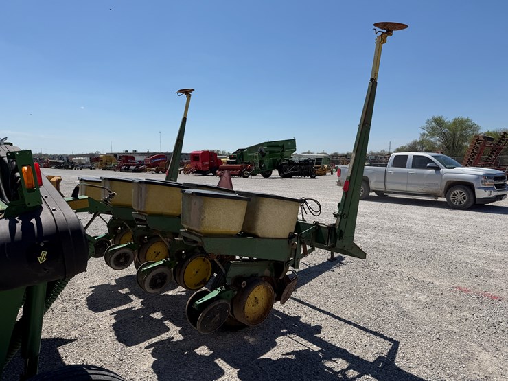 john-deere-7000-image-7