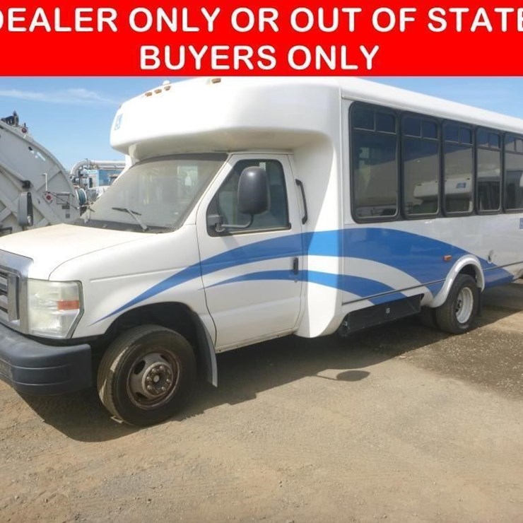 2014 FORD E450