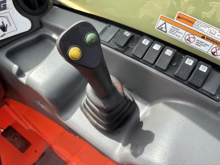 2017-jlg-g5-18a-image-30