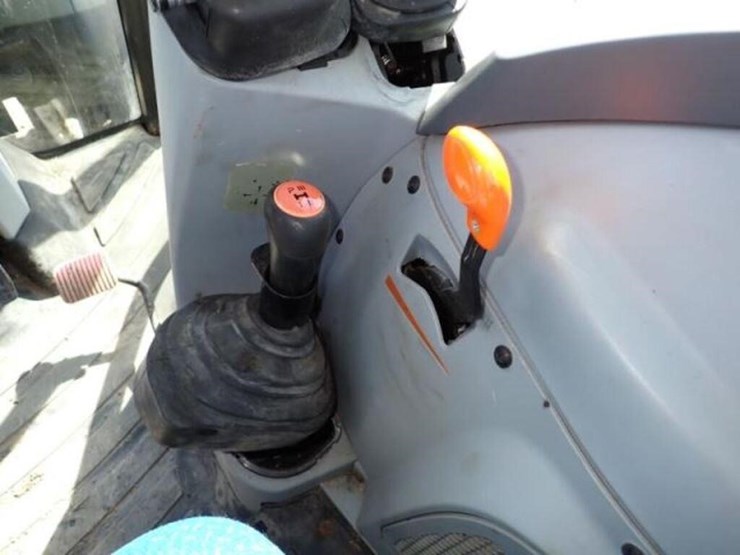 2014-new-holland-t4.75-image-16