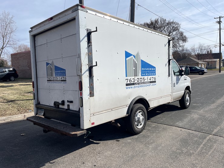 2014-ford-e350-image-5