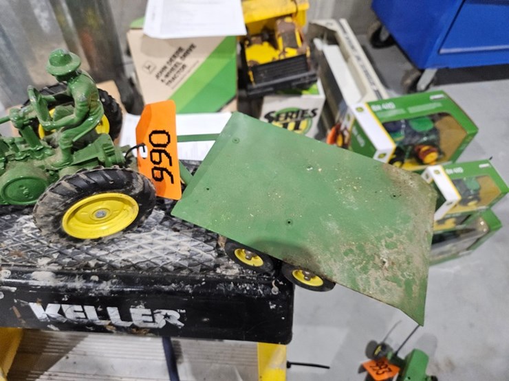 #990-•-john-deere-model-a-1/16-die-cast-toy-tractor-image-8