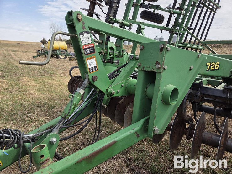 john-deere-726-image-13