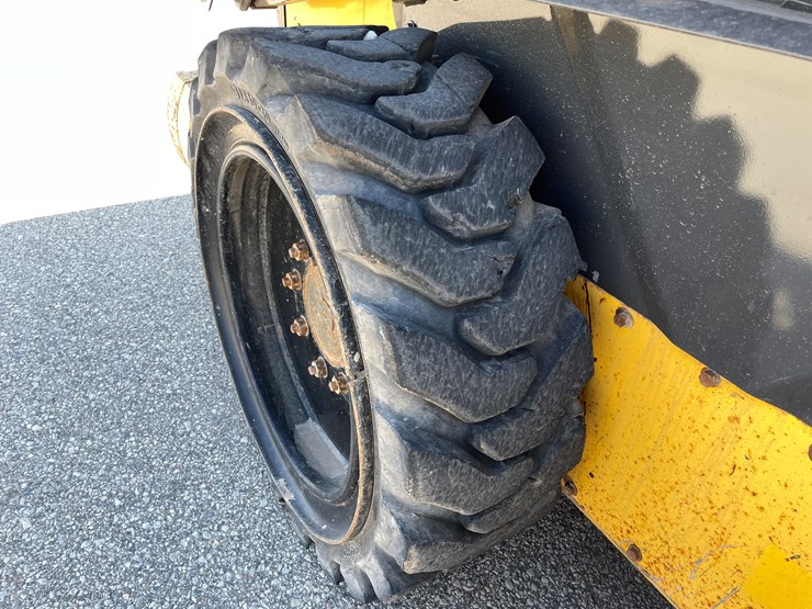 2006-new-holland-l170-image-25