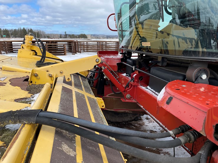 2011-new-holland-h8060-image-12