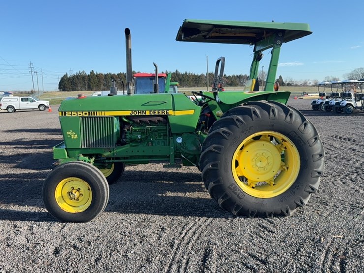 john-deere-2550-image-16