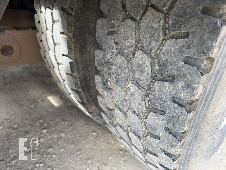 2005-kenworth-t800-image-22