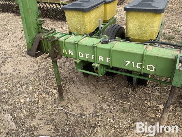 john-deere-7100-image-12