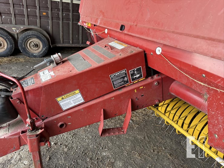 new-holland-664-image-9