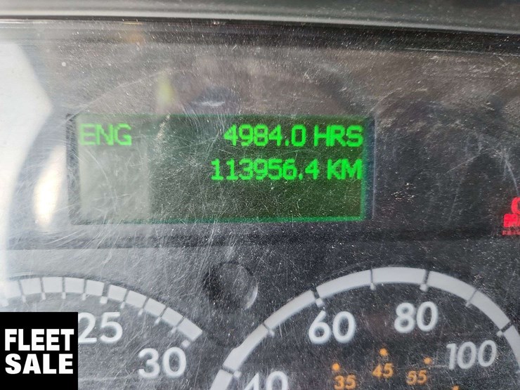 2020-freightliner-m2-106-image-8