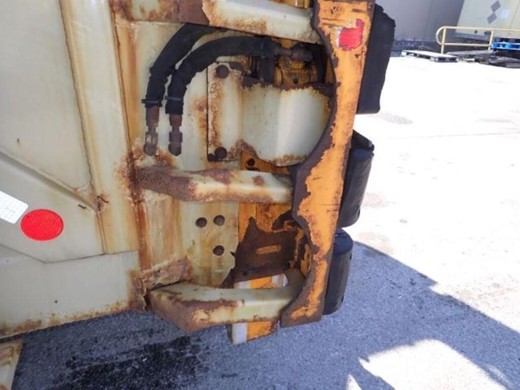 2017-western-star-4700sb-image-77