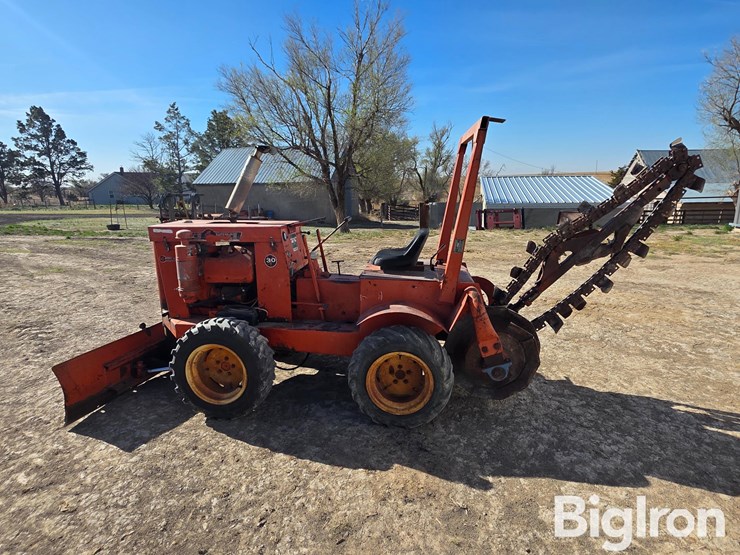 ditch-witch-v30-image-4