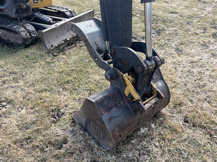 2020-deere-60g-image-7