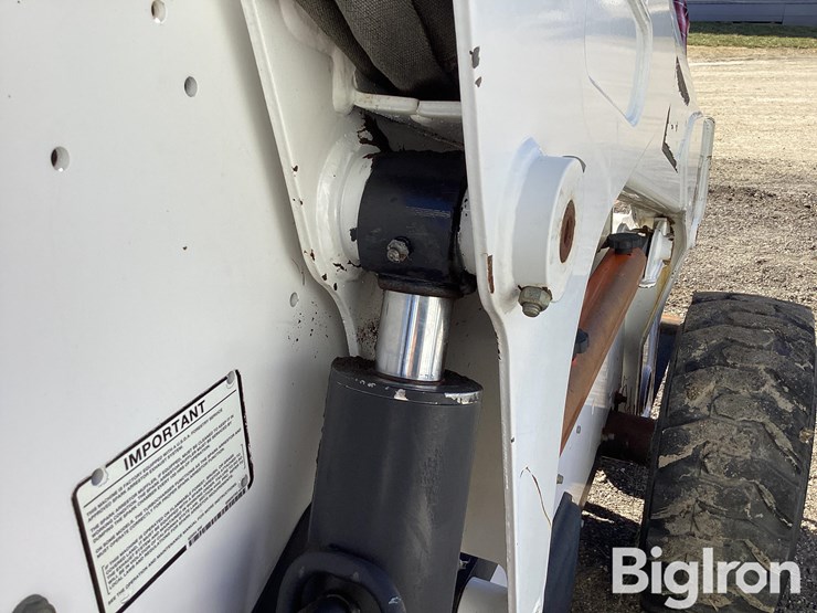 2007-bobcat-s250-image-16