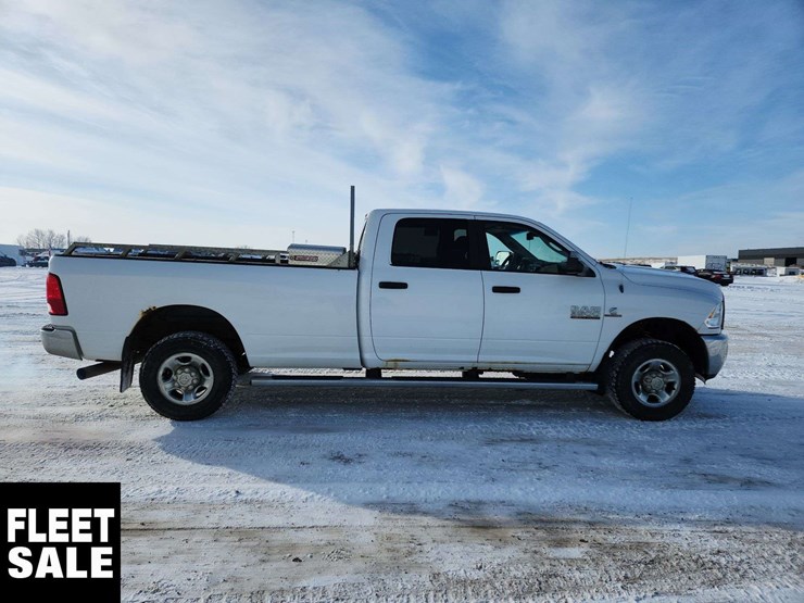 2013-dodge-3500-image-9