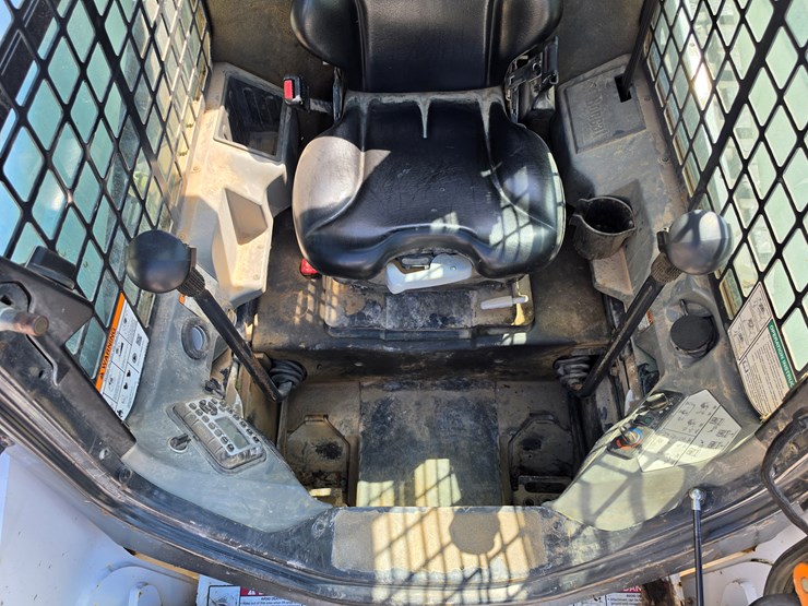 2019-bobcat-t770-image-8