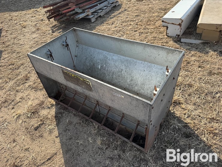 big-husky-pig-feeder-image-1