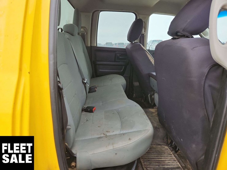 2019-ram-1500-classic-image-18