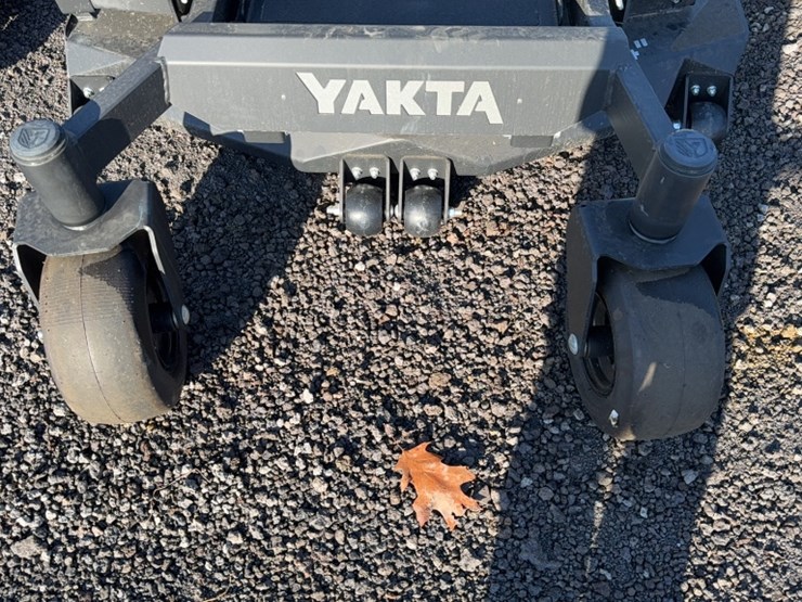 #4033-•-yakta-yxr-120-zero-turn-mower-image-4