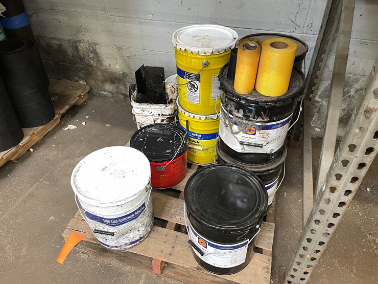 #2557-•-pallet-of-roofing-material-(columbia-heights,-mn)-image-1