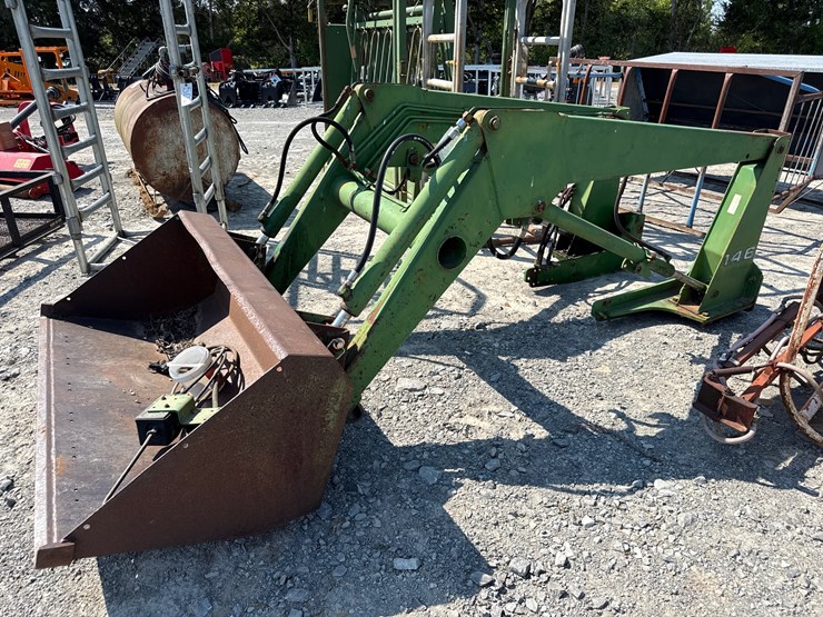 john-deere-146-image-1