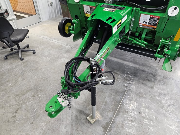 2023-john-deere-451m-image-2