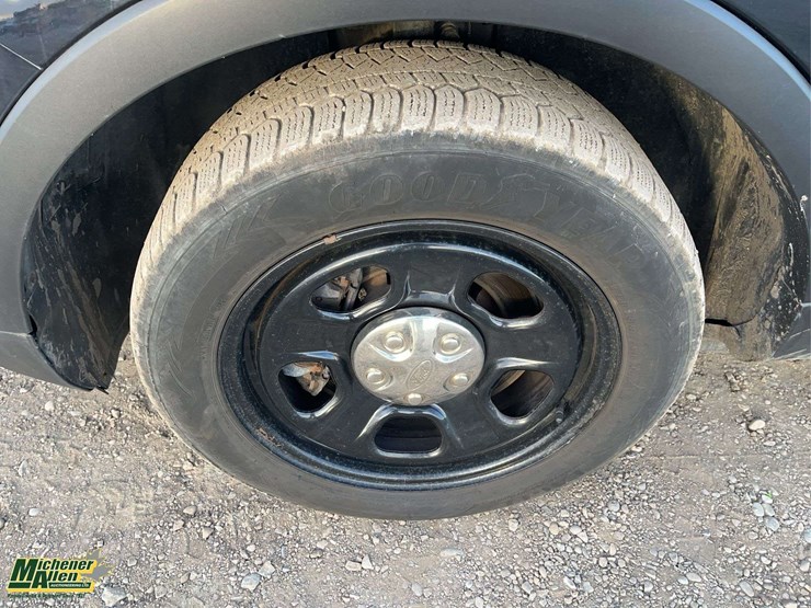 2018-ford-explorer-image-12