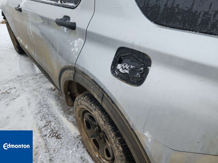 2020-ford-explorer-image-29