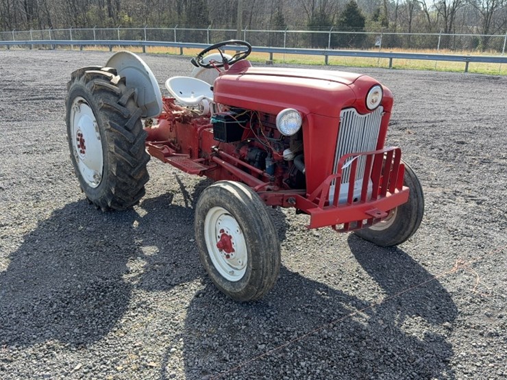 ford-tractor-image-3