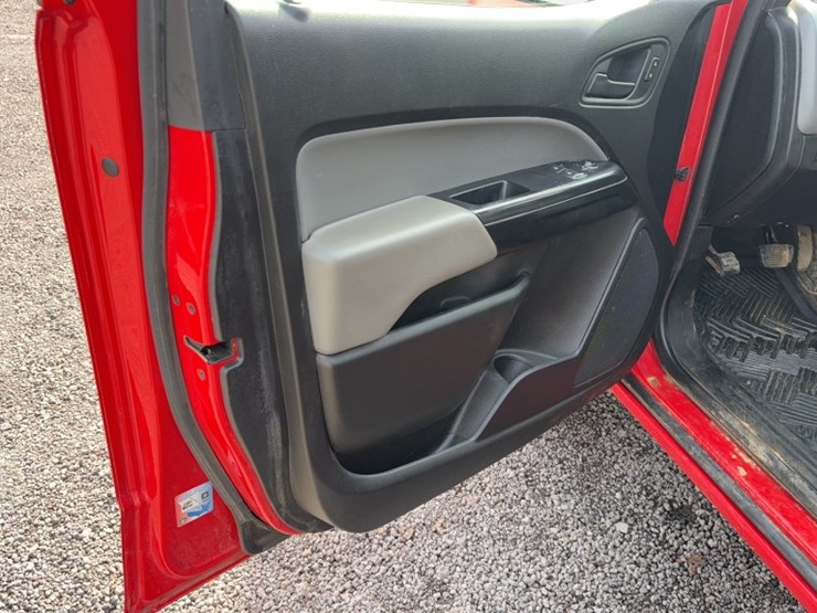 2020-chevrolet-colorado-image-16