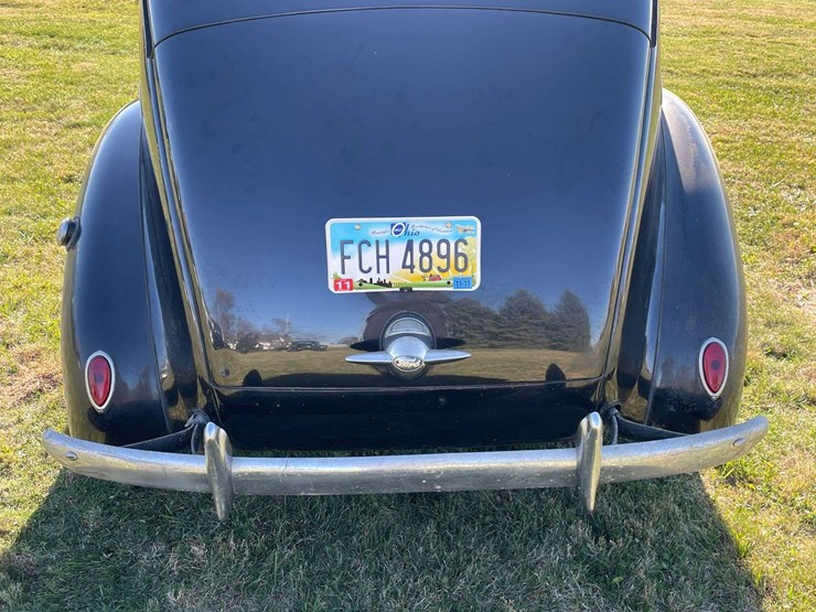 1938-ford-two-door-deluxe-sedan---original-car!-image-40