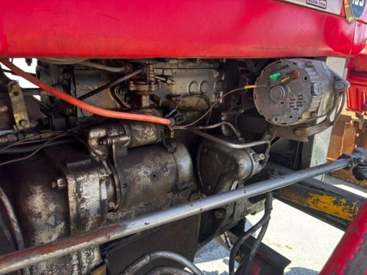 massey-ferguson-135-image-41
