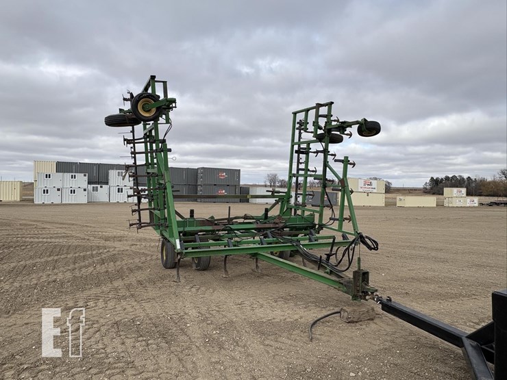 john-deere-1060-image-1