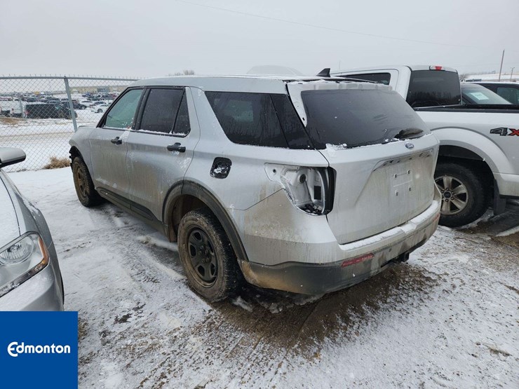 2020-ford-explorer-image-2