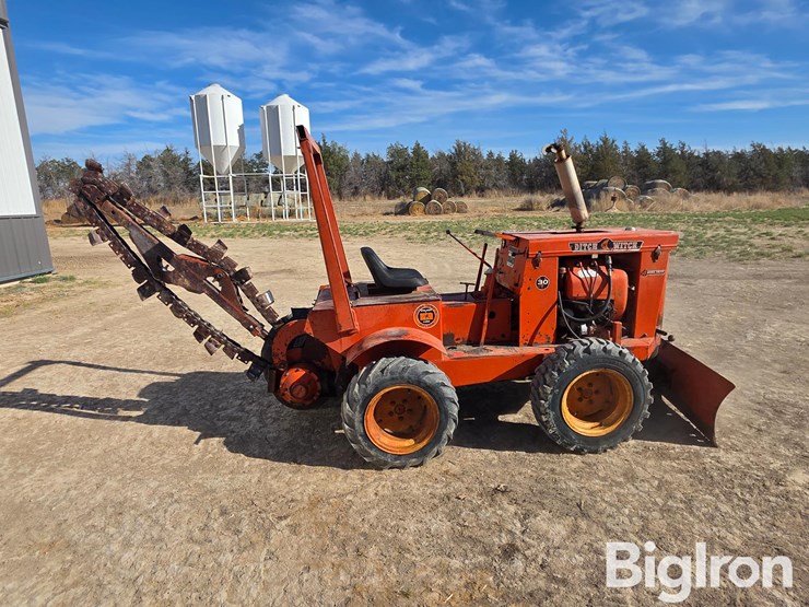 ditch-witch-v30-image-8