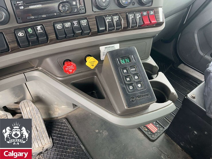 2018-kenworth-t880-image-17