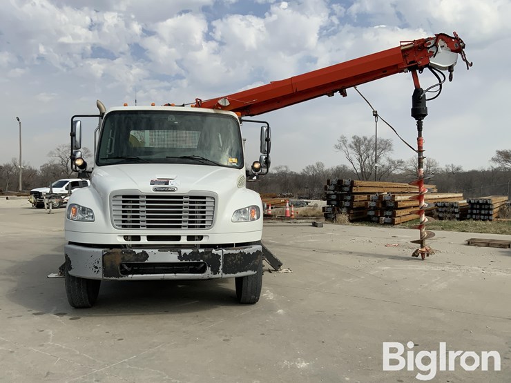 2014-freightliner-m2-106-image-2
