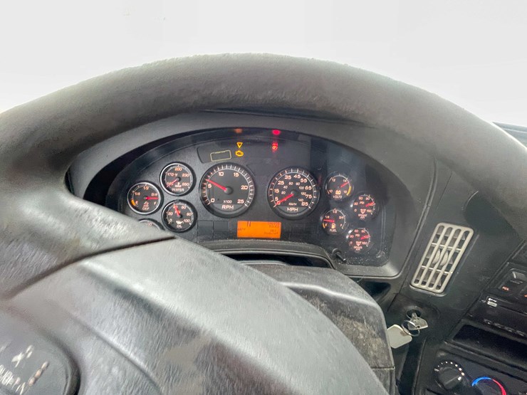 #234-•-2016-international-semi-tractor-(has-wi-title)-(denmark,-wi)-image-50