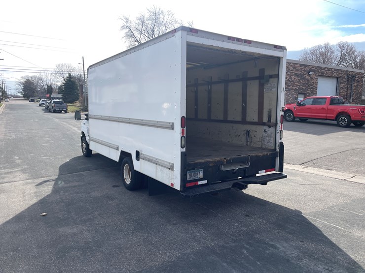 2008-ford-e350-image-7