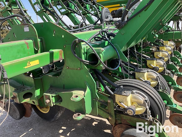 john-deere-1790-image-15