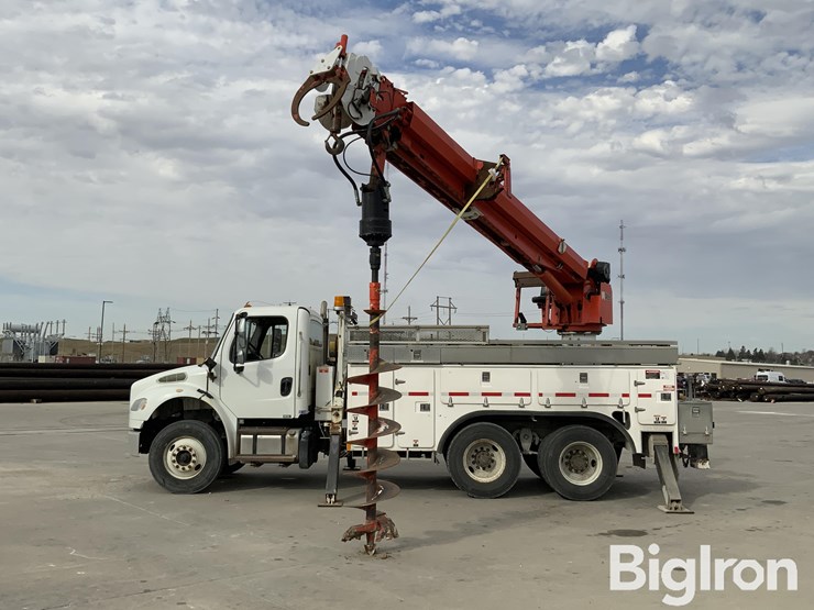 2013-freightliner-m2-106-image-8