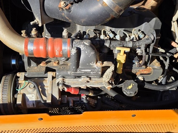 2013-case-850m-image-51