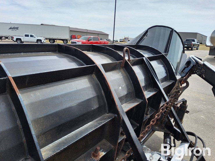 2006-international-7400-image-11