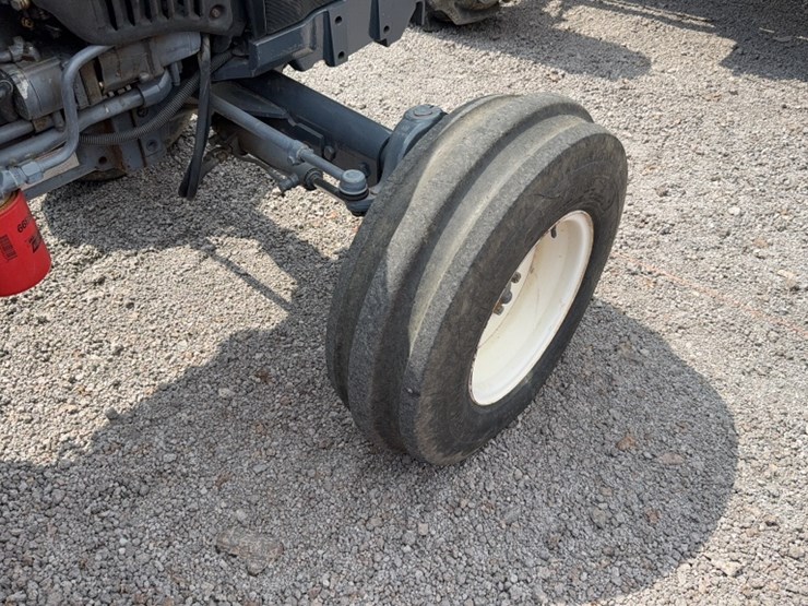 new-holland-tn70-image-6