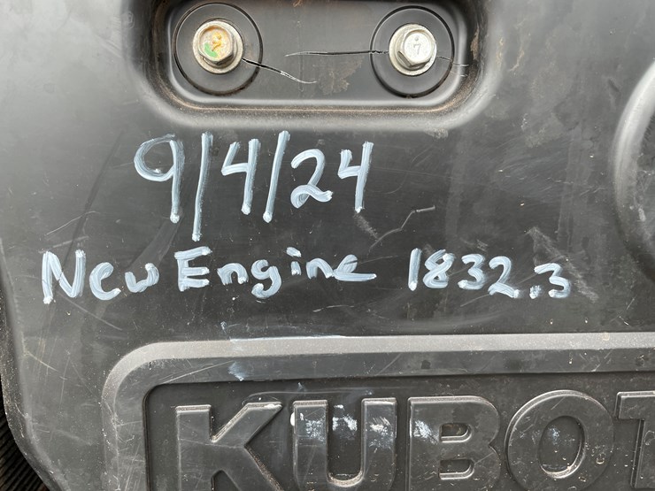 2022-kubota-ssv75-image-24