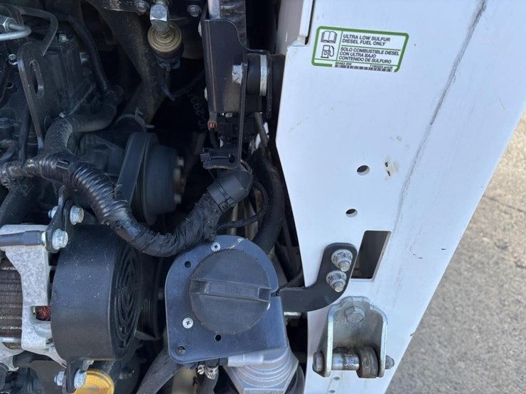 2019-bobcat-t590-image-37