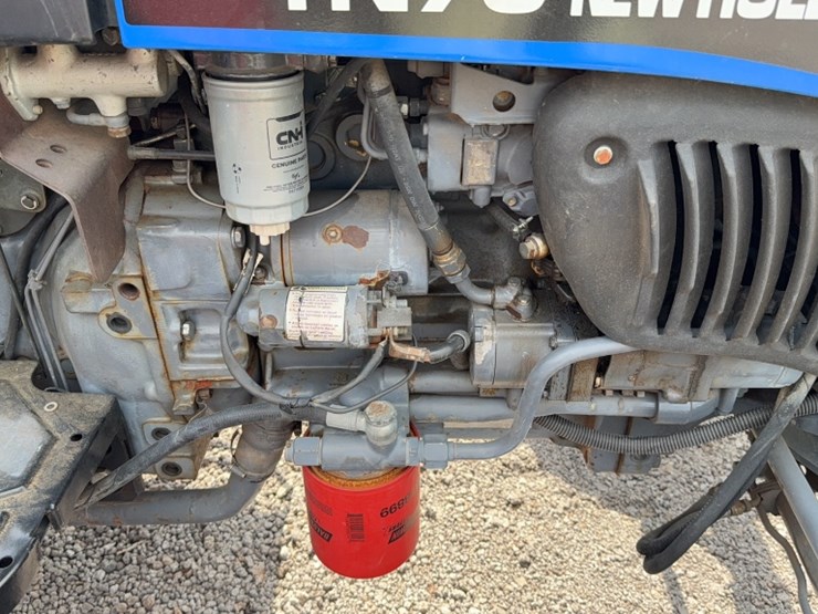 new-holland-tn70-image-7