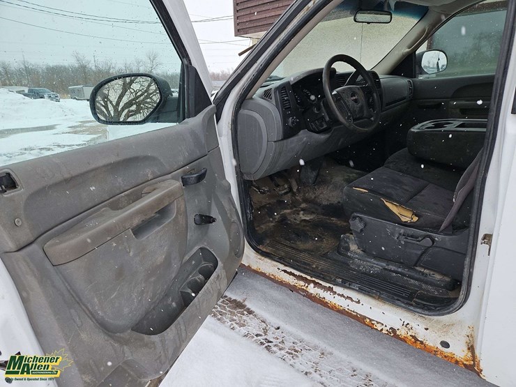 2010-gmc-sierra-1500-image-17