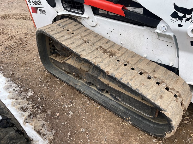 2018-bobcat-t740-image-17